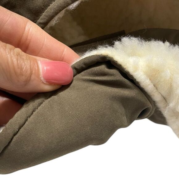 Emanuel’s Bianche DogRich Siberian Hooded Coat 18” - Picture 4 of 10